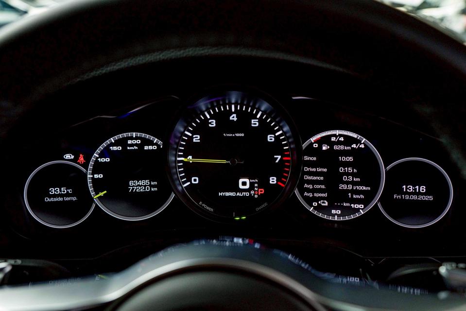 รหัสรถ NP828 PORSCHE CAYENNE 3.0 E-HYBRID COUPE 2020 16