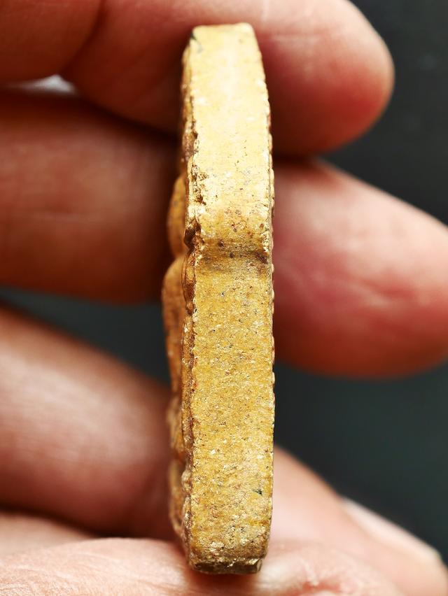 พระขุนแผน ผงพรายกุมาร เนื้อว่านดอกทอง หลวงปู่ทิม วัดละหารไร่....เก่า เดิมๆ รูปที่ 10