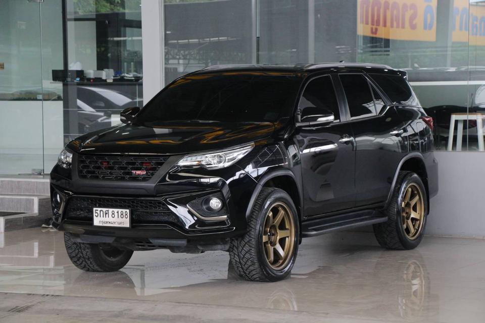 Toyota Fortuner 2.8TRD 4WD 