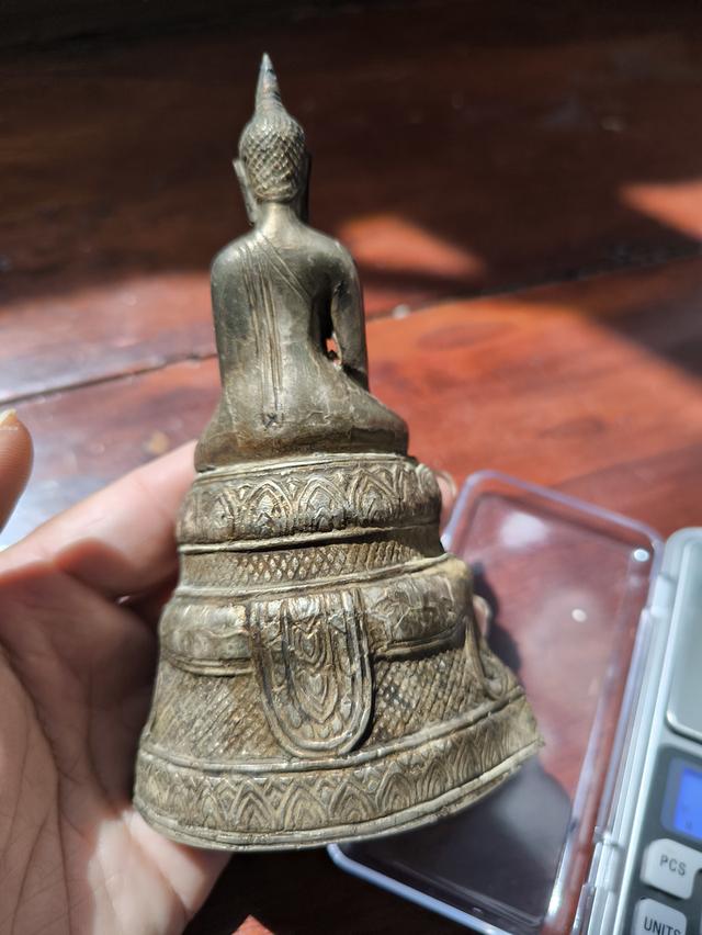 พระบูชาเก่า องค์เป็นเงิน รูปย่อยที่ 2