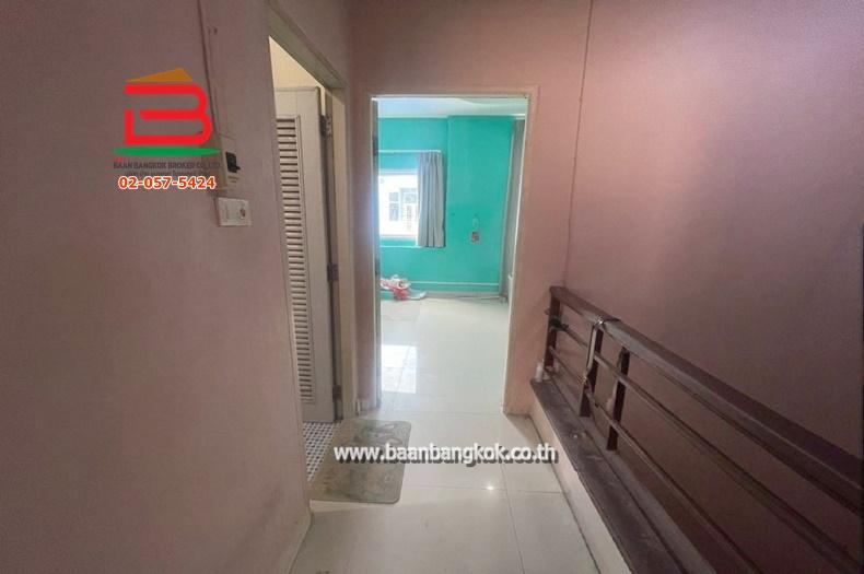 ทาวน์เฮาส์ หมู่บ้าน วรารักษ์ รังสิต คลอง 3 เนื้อที่ 20.5 ตรว. ถนนรังสิต-นครนายก ต.คลองสาม อ.คลองหลวง จ.ปทุมธานี 8
