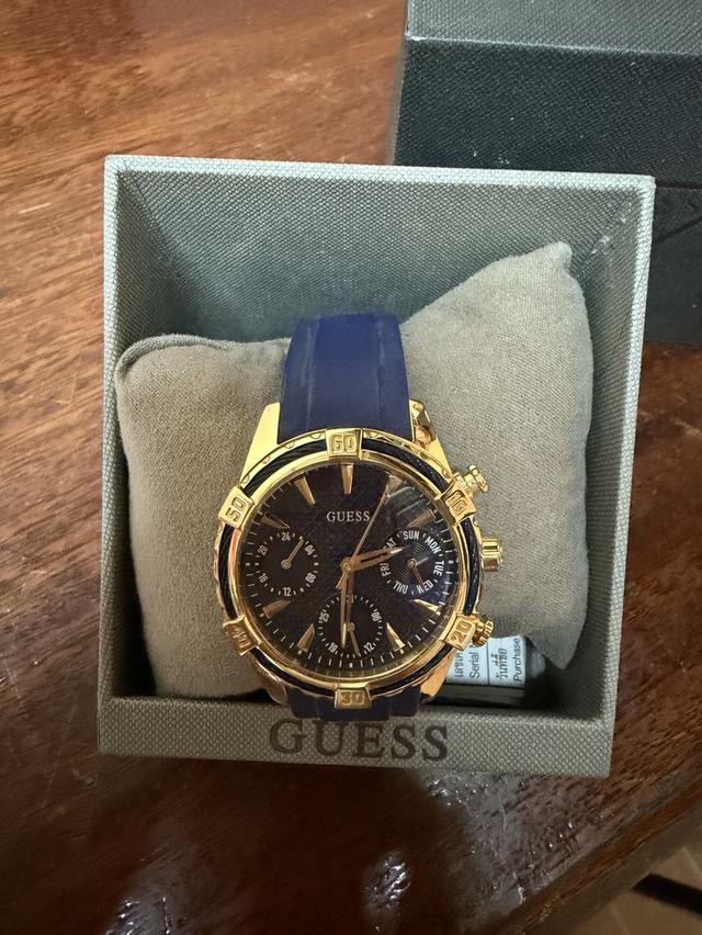 นาฬิกาข้อมือ Guess มือสอง