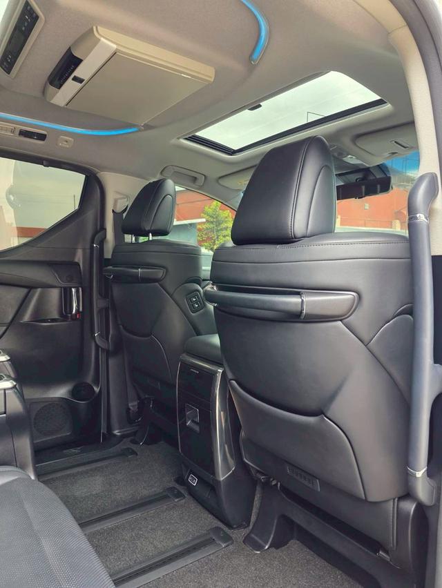 Toyota ALPHARD 2.5SC PACKAGE สีขาว ปี 2021 ไมล์ 50,000 กม. 11