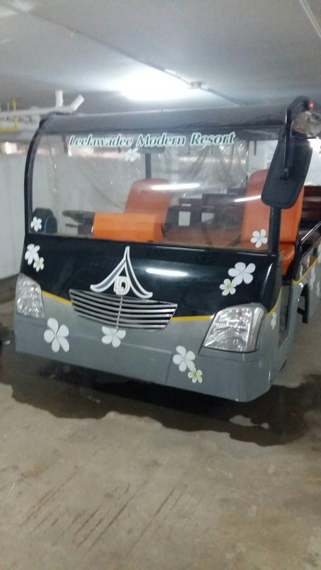 รถชมวิว 18 ที่นั่งรวมคนขับ