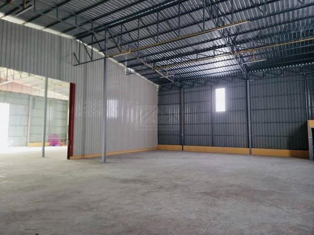 ให้เช่าอาคารโกดังสร้างใหม่ 560 ตรม. บนเนื้อที่ 3 ไร่ ทำเลดี ใกล้รถไฟฟ้าสถานีลาดพร้าว 91 ที่จอดรถขนาดใหญ่ 2