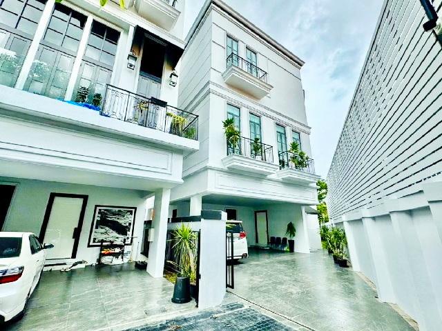สุขุมวิท 63-69 Pool Villa ให้เช่าคฤหาสน์ดหรู 3ชั้น 64ตร.วา.414ตร.ม.BTS พระโขนง 400 ม. พร้อมเฟอร์ แอร์ ซ.สุขุมวิท 65-69 5 1