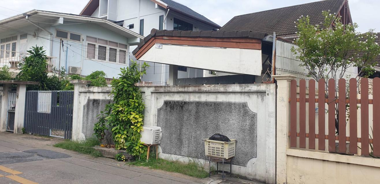 บ้านเดี่ยว 2 ชั้นย่านจรัญ พร้อมเข้าอยู่ ใกล่ MRT บางยี่ขัน 5