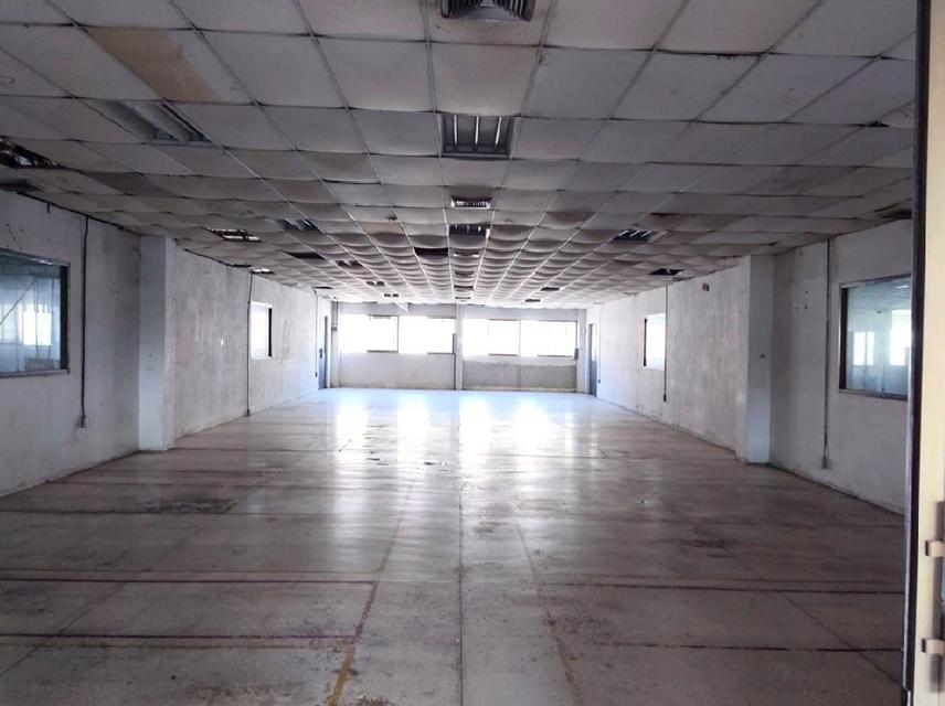 ขายโรงงานพร้อมที่ดินขนาด 2 ไร่ 3 งาน 47 ตร.ว. / ทำเลอยู่ในนิคมอุตสาหกรรมลาดกระบัง 12