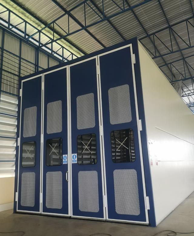 รับออกแบบ ติดตั้ง สร้างห้องพ่นสีสำหรับงานเฟอร์นิเจอร์ ห้องพ่นสีขนาดใหญ่ โรงพ่นสีเครื่องบิน 18
