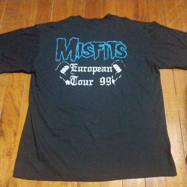 เสื้อยืดแขนสั้น แนววงดนตรีพั๊งก์ร๊อคสัญชาติอเมริกัน Vintage 1999 Misfits "European Tour" แท้ มือสอง สภาพดี ของพร้อมส่งครับ รูปที่ 7
