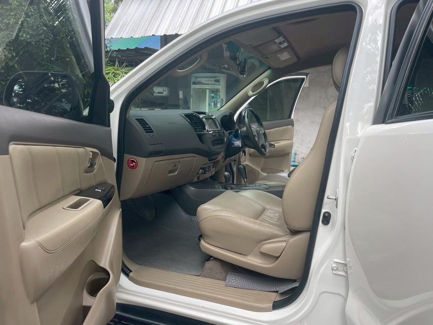 2013 Toyota Fortuner 3.0 v 4x4 9