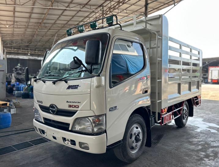 ขาย 4 ล้อ HINO XZU 136 ปี58  4