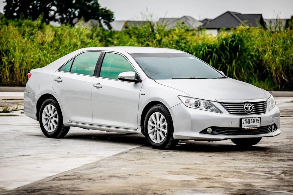 Toyota Camry 2.0G ปี 2013 สีบรอนซ์ มือเดียวป้ายแดง