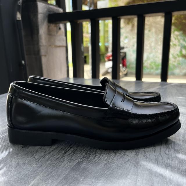 Loafers รองเท้ามือสอง