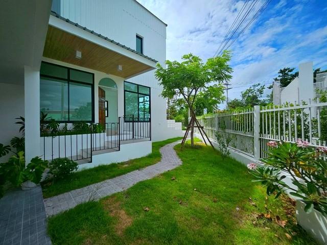 บ้านสร้างใหม่ทำเลแหล่งความชเจริญอมตะนครชลบุรีบ้านเดี่ยว 2 ชั้นหลังใหญ่สวยหรู บนพื้นที่ 70 ตรว. 3 ห้องนอน 3 ห้องน้ำ 6