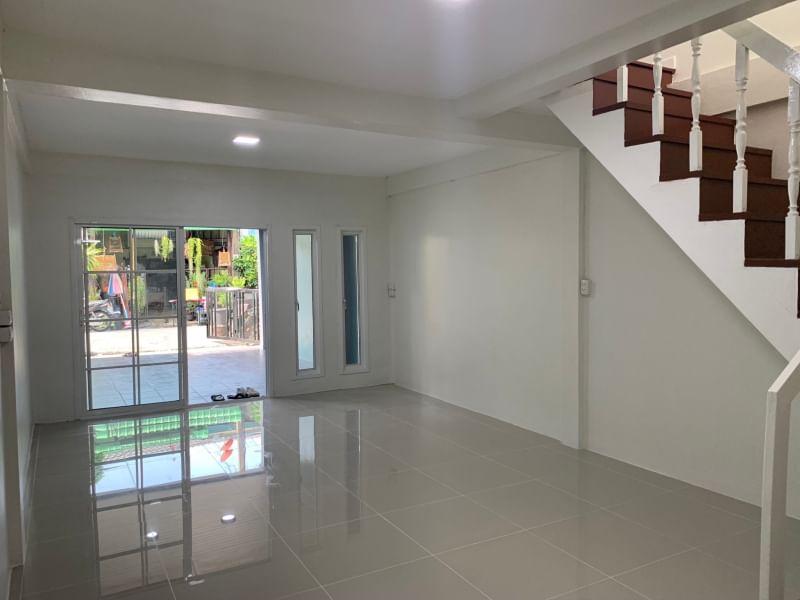 ขาย: ทาวน์เฮาส์ 2 ชั้น เนื้อที่ 16 ตรว. หมู่บ้านเก้าแสนเจ็ด ถนนสวนสยาม 16 แยก 3-3  5