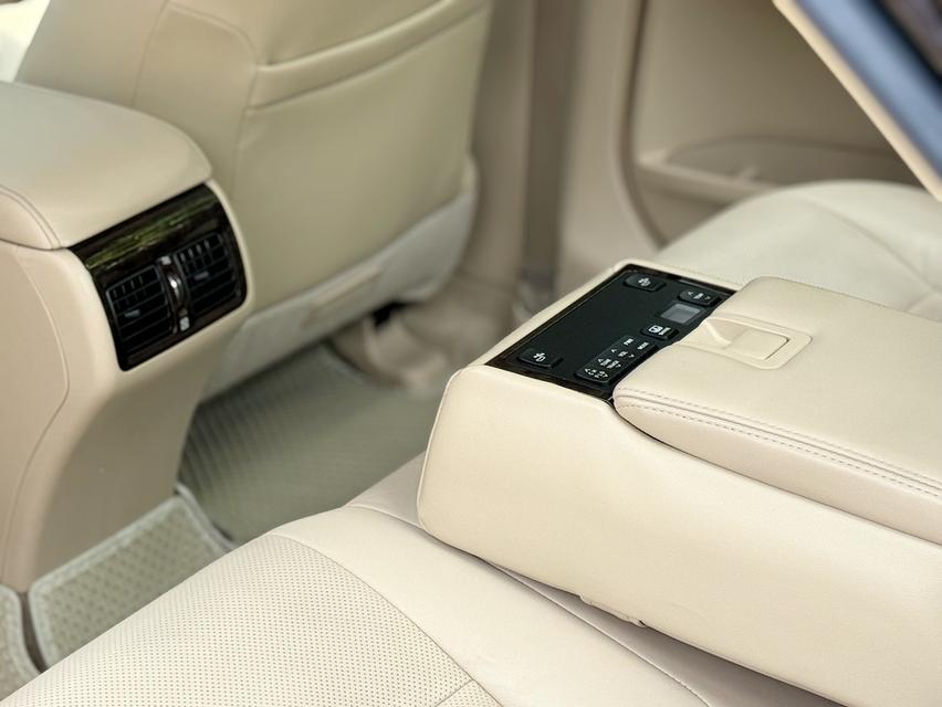 2014 TOYOTA CAMRY HV PREMIUM รุ่น TOP รถมือเดียว วิ่งน้อย ไม่เคยมีอุบัติเหตุ เปลี่ยนแบต HYBRID แล้วครับ 14