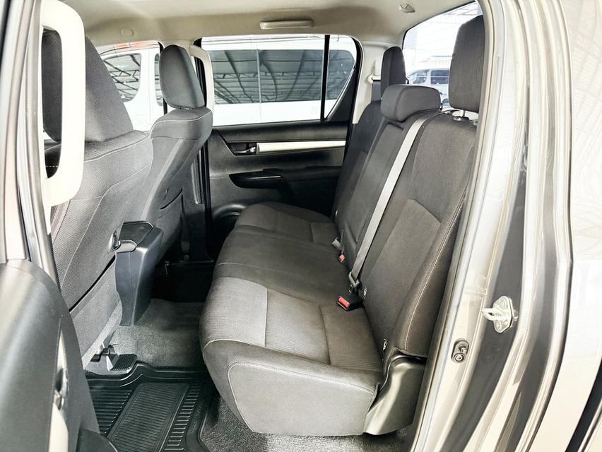 Toyota Hilux Revo 2.4 E Plus Prerunner (ปี 2019) Pick up MT - 2WD 17