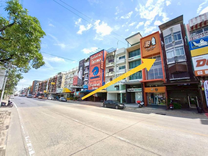 อาคารพาณิชย์ 4 ชั้น ถนนสุขาภิบาล 5 แขวงจรเข้บัว เขตลาดพร้าว กรุงเทพมหานคร 2