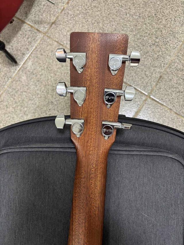 กีตาร์โปร่งไฟฟ้า Martin 12