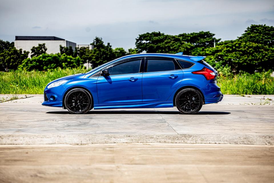 Ford focus 1.6 Sport ปี 2014  สีน้ำเงิน 5 ประตู 11