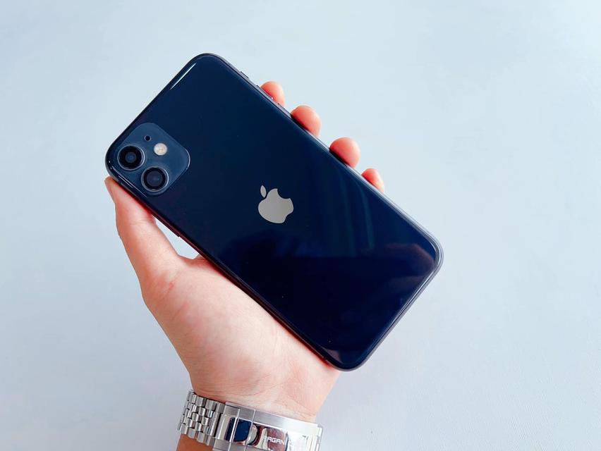 iPhone 11 สีน้ำเงิน 1