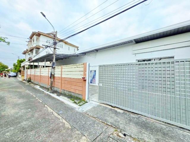 MRT ลาดพร้าว 101 1.4 กม.โกดังให้เช่า บิ๊กซี ลาดพร้าว1 Food Land รพ.ลาดพร้าว 670 ตร.ม. เดอะมอลล์ บางกะปิ เซ็นทรัล อีสต์วิ 1