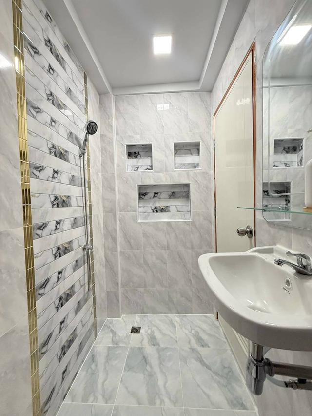 💥🏡 ขายบ้านราคาถูก หนองจอก! บ้าน 2 ชั้น ถนนเมน ค้าขายได้ ฟรีค่าโอน แถมเฟอร์นิเจอร์ครบ! 9