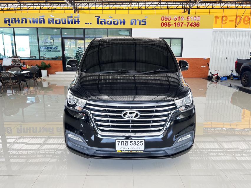  Hyundai Grand Starex 2.5 VIP (ปี 2018) Wagon AT 2