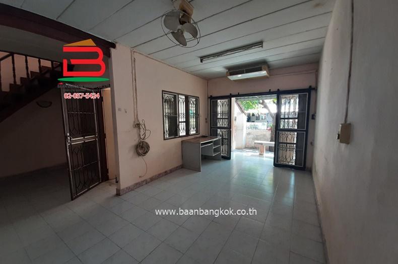 ทาวน์เฮ้าส์ หมู่บ้านพิศาล (ท่าข้าม 30) (ใกล้เซ็นทรัลพระราม 2) เนื้อที่ 18 ตรว.แขวงแสมดำ เขตบางขุนเทียน 5