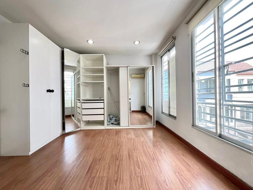 บ้านกลางเมือง บริติช ศรีนครินทร์ ราคาถูกสุด หลังมุม สภาพดี พร้อมอยู่ 13