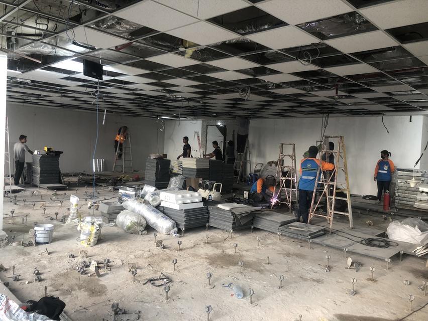 Reinstatement demolition contractor responsible for dismantling office spaces in order to return the premises to the landlord / รับรื้อถอนสำนักงาน