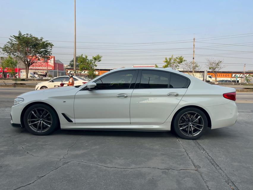 รหัสรถ PJP6667 2019 BMW 520d M Sport รูปที่ 3