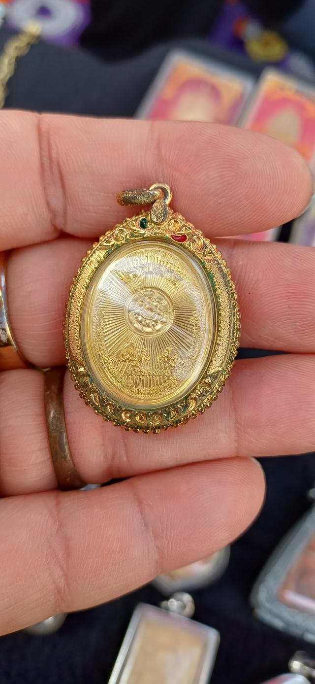 หลวงพ่อสด วัดปากน้ำ เลี่ยมกรอบทอง ฝังเพชรพลอย รูปที่ 7