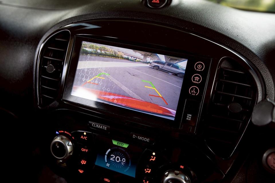 Nissan Juke 1.6V ปี 2015 สีแดง  17