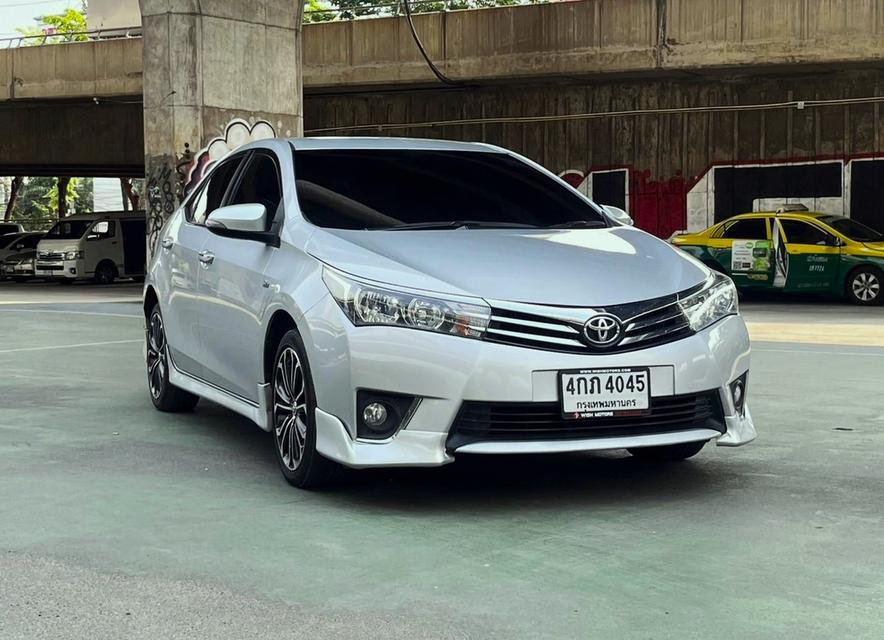 Toyota Corolla Altis 1.6 G AT ปีคศ. 2015  1