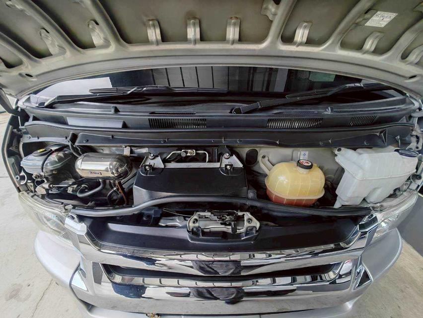 TOYOTA COMMUTER 3.0 ดีเซล