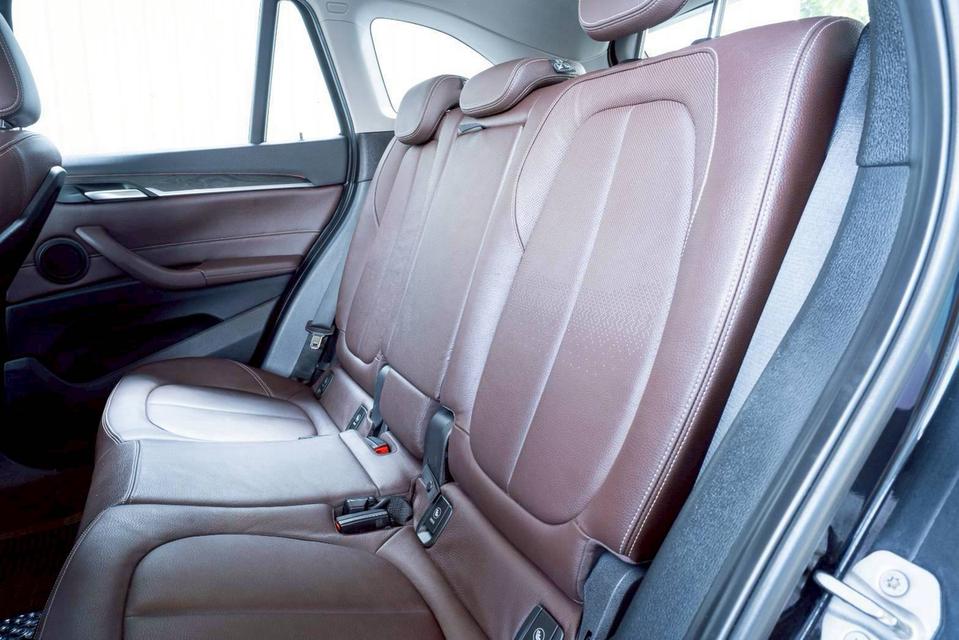 BMW X1 2.0 sDrive18d xLine ปี 2017 สีดำ โฉม F48 ปี16-23 รูปที่ 12