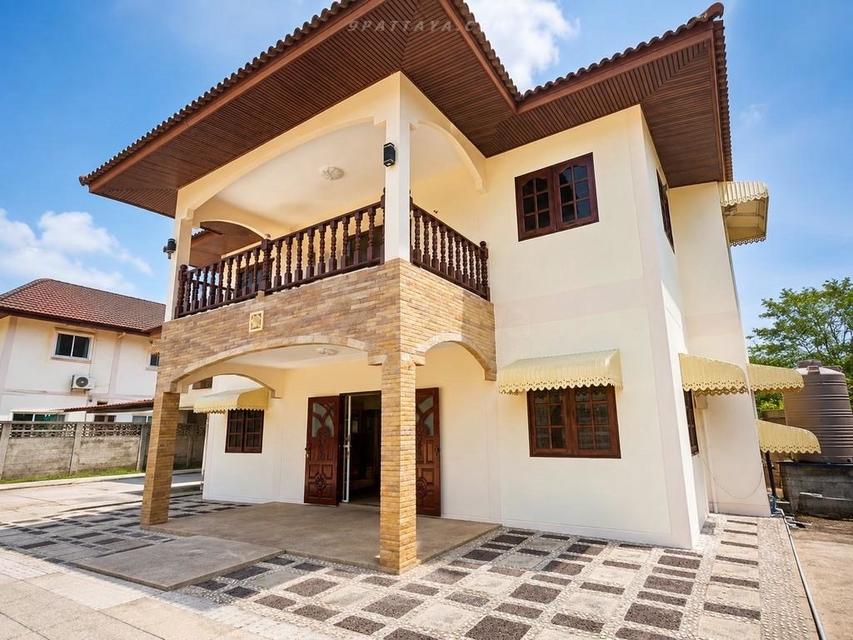 Urgent Sale — Detached House in Pong, Bang LamungDetached house for urgent sale in Pong, Bang Lamung. Spacious land plot with large parking area 2