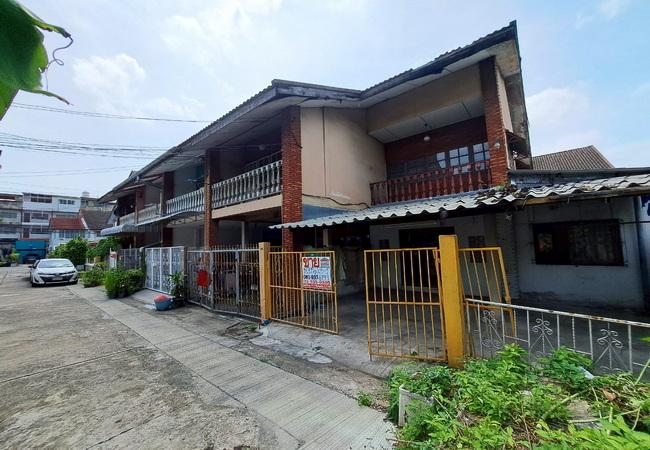 ขายทาวน์เฮ้าส์ หมู่บ้านฉัตรแก้ว แฮปปี้แลนด์ เนื้อที่ 25 ตร.ว. 2 ชั้น 2 นอน 2 น้ำ หลังริม