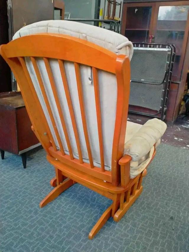 ขายเก้าอี้ไม้ 2