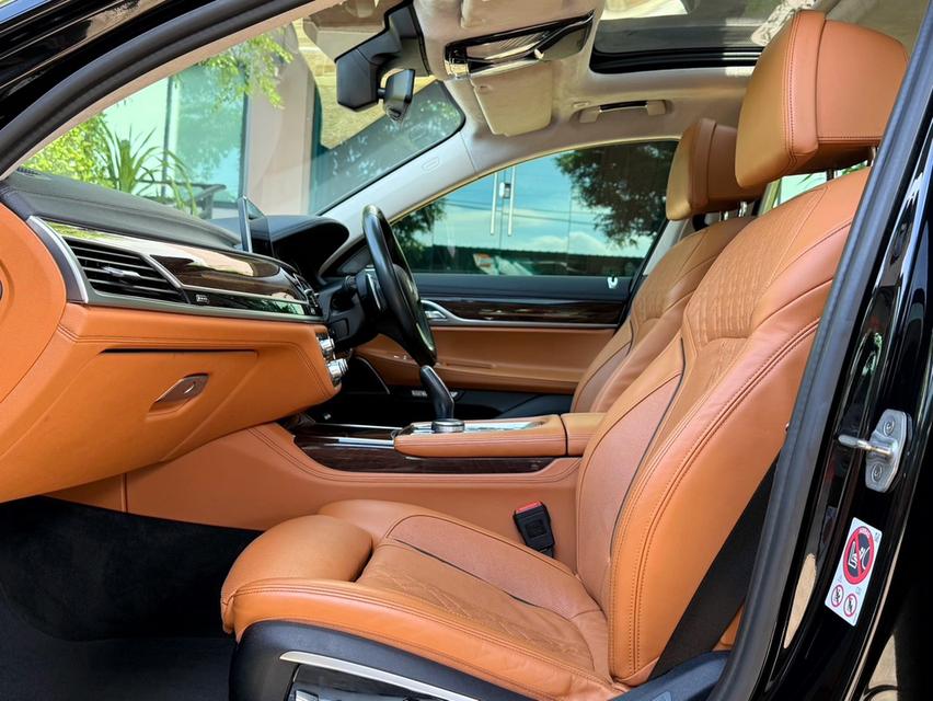 2017 BMW SERIES7 740LI G12 รถมือเดียวออกป้ายแดง รถวิ่งน้อย เข้าศูนย์ทุกระยะ ไม่เคยมีอุบัติเหตุครับ 12