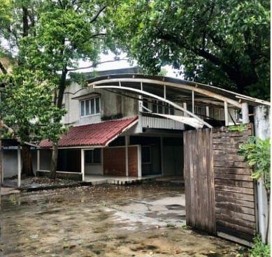 ขายที่ดินพร้อมบ้านแปลงมุม 187 ตรว. เอกมัย ซอย 18 สภาพแวดล้อมดี เหมาะสร้างบ้าน สำนักงาน หรือลงทุน ใกล้ BTS เอกมัย ทองหล่อ 1