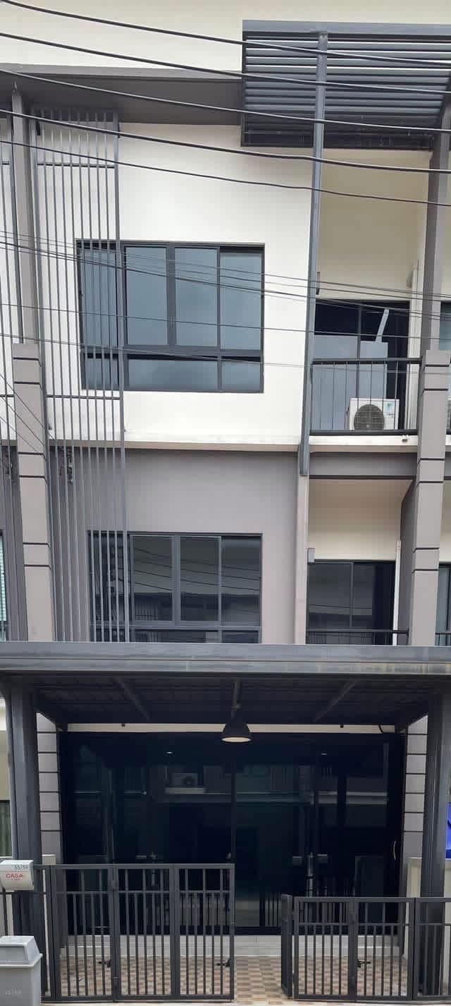 ให้เช่า ทาวน์โฮม 3 ชั้น สภาพใหม่ พร้อมอยู่ / ทำโฮมออฟฟิศได้ 12