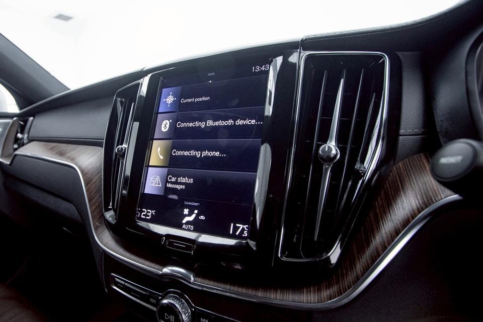 VOLVO XC60 2.0 RECHARGE T8 R-DESIGN 4WD 2021  9