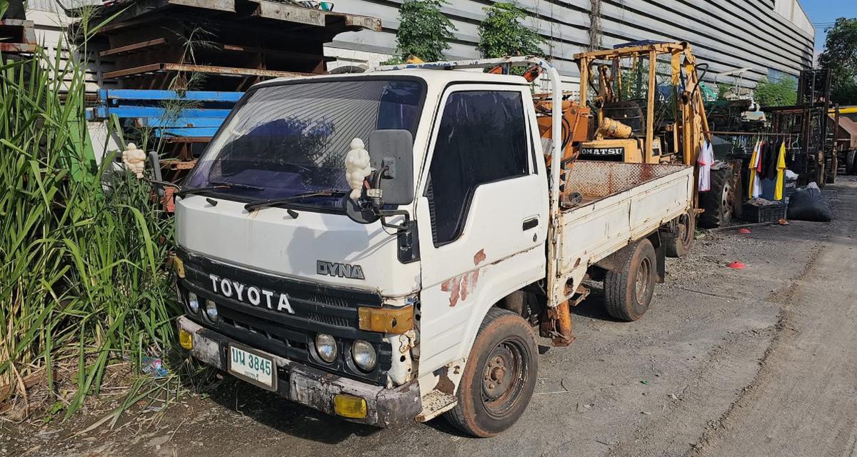 ขายด่วน รถบรรทุก 4 ล้อ Toyota Dyna