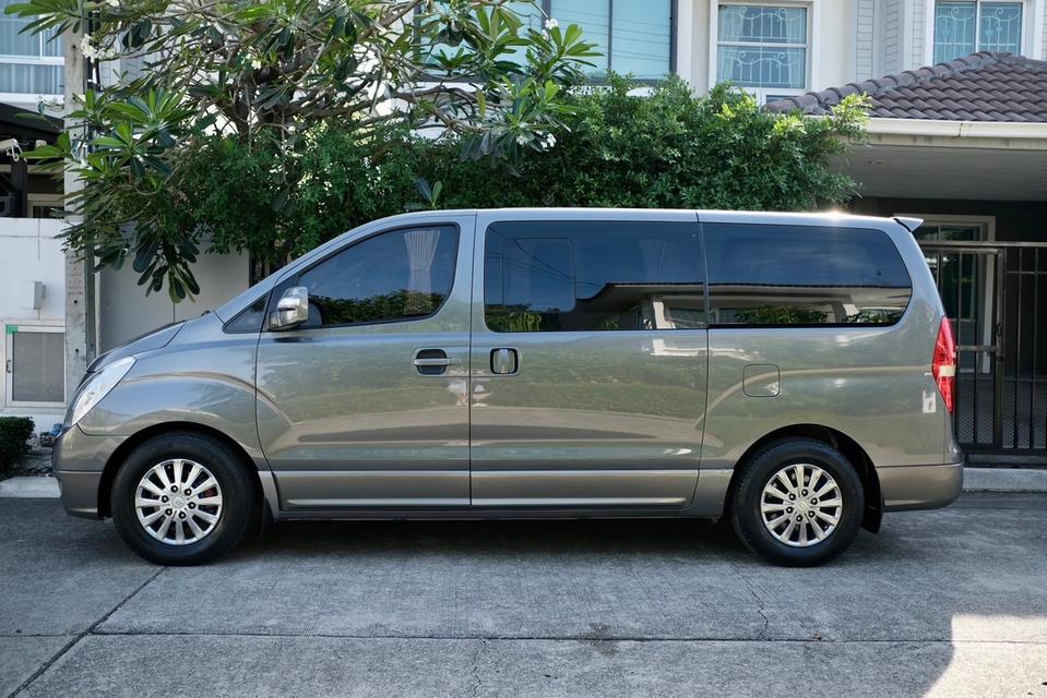 Hyundai H1 2.5 Deluxe ดีเซล  ออโต้  2009  เทา ไมล์ 10x,xxx กม 9