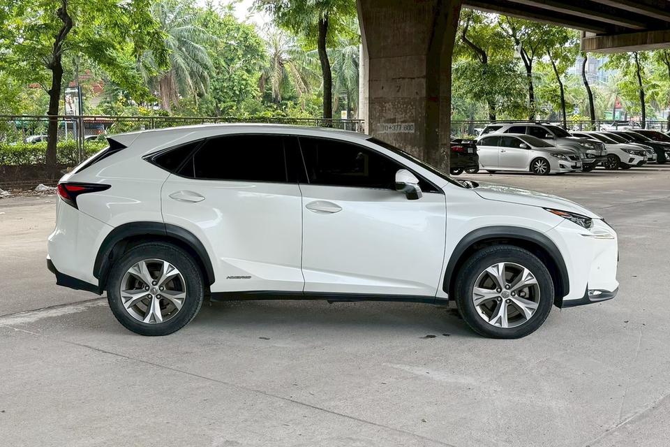 🚗 2016 Lexus NX300h AT รูปที่ 4