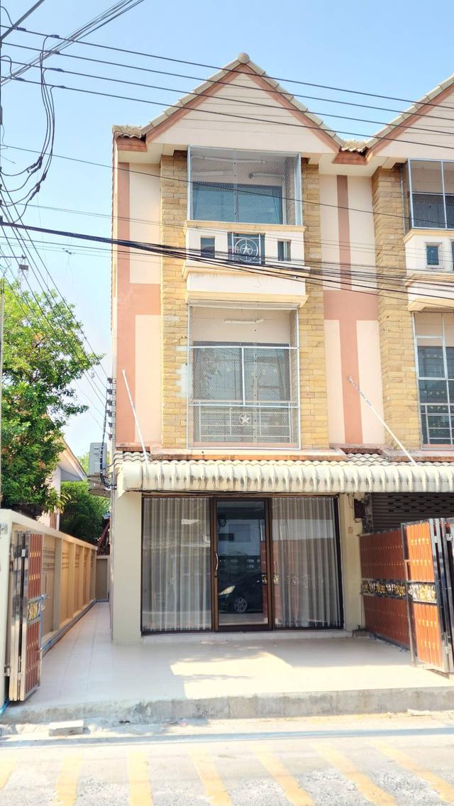 ตึกแถวย่านบางแสนชลบุรี 3