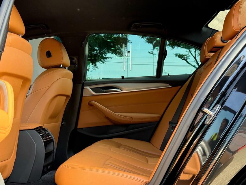 2020 BMW 520D MSPORT รถมือเดียวออกป้ายแดง รถวิ่งน้อย เข้าศูนย์ตรงระยะ รถไม่มีอุบัติเหตุครับ รูปที่ 14